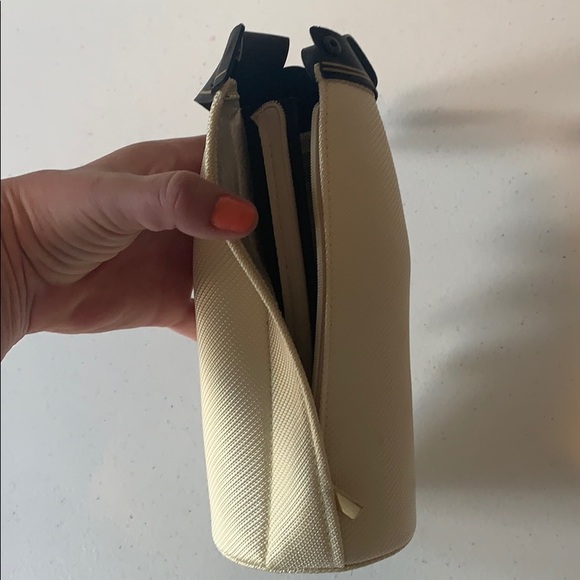 Insulated Moët champagne purse caddy with gold zipper - Picture 3 of 3